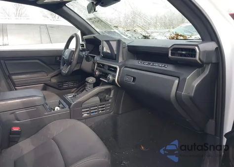 2024 Toyota Tacoma Sr z USA, uszkodzony, nr VIN 3TYKD5HN7RT003891